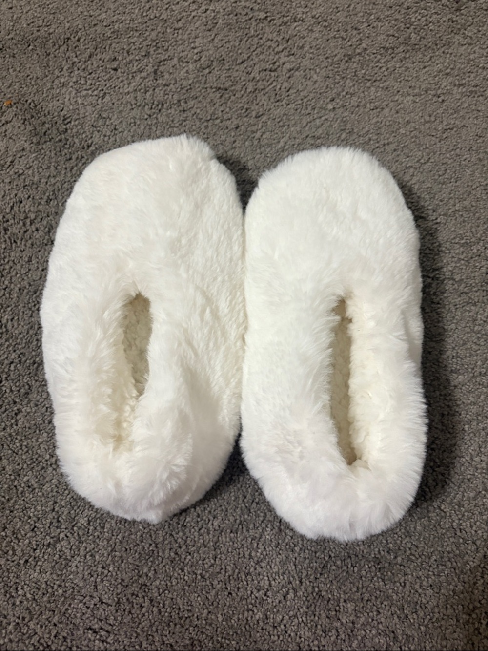Cozy Plush White Women's Slip-On Slippers. Never worn